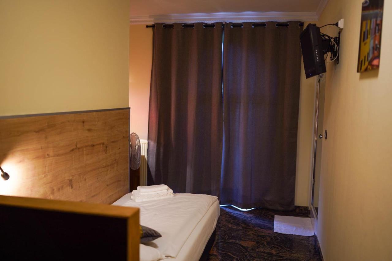 Hotel Prins Van Oranje Дист Экстерьер фото