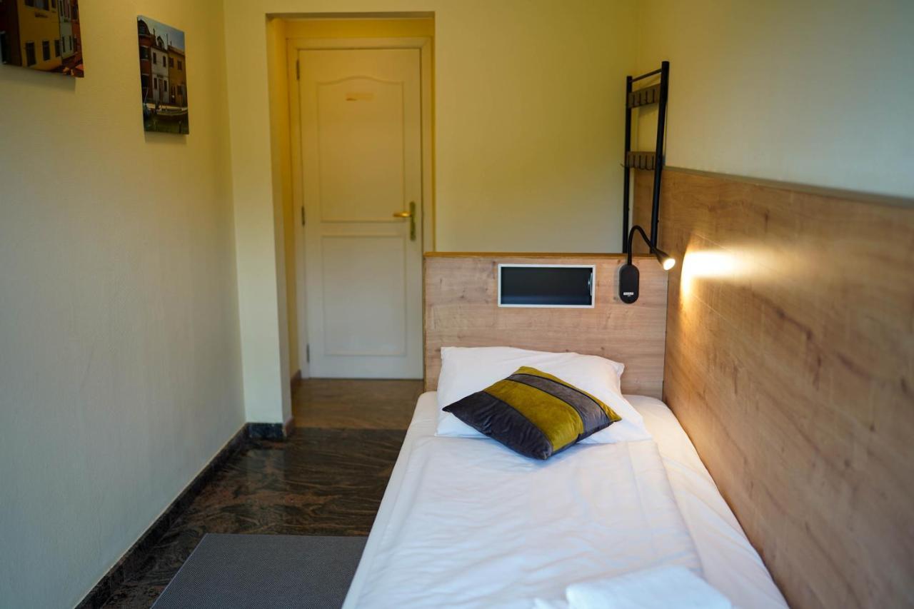 Hotel Prins Van Oranje Дист Экстерьер фото